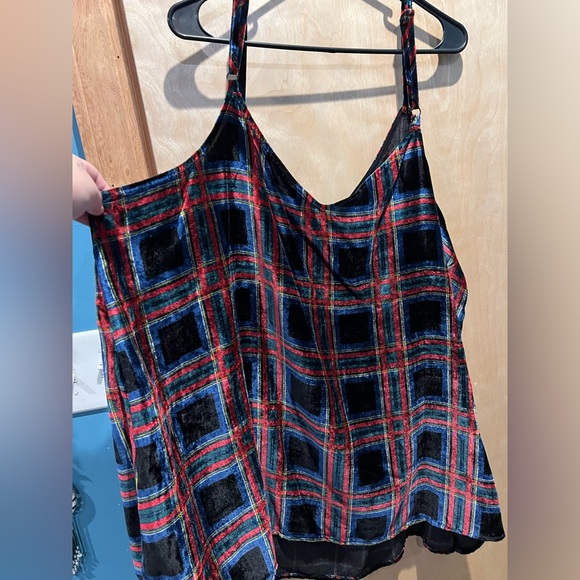 Torrid velvet tank top, size 4 - Picture 1 of 2